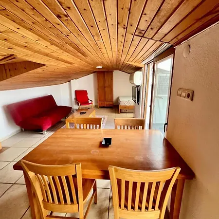 Mek Harbour Terrace Διαμέρισμα